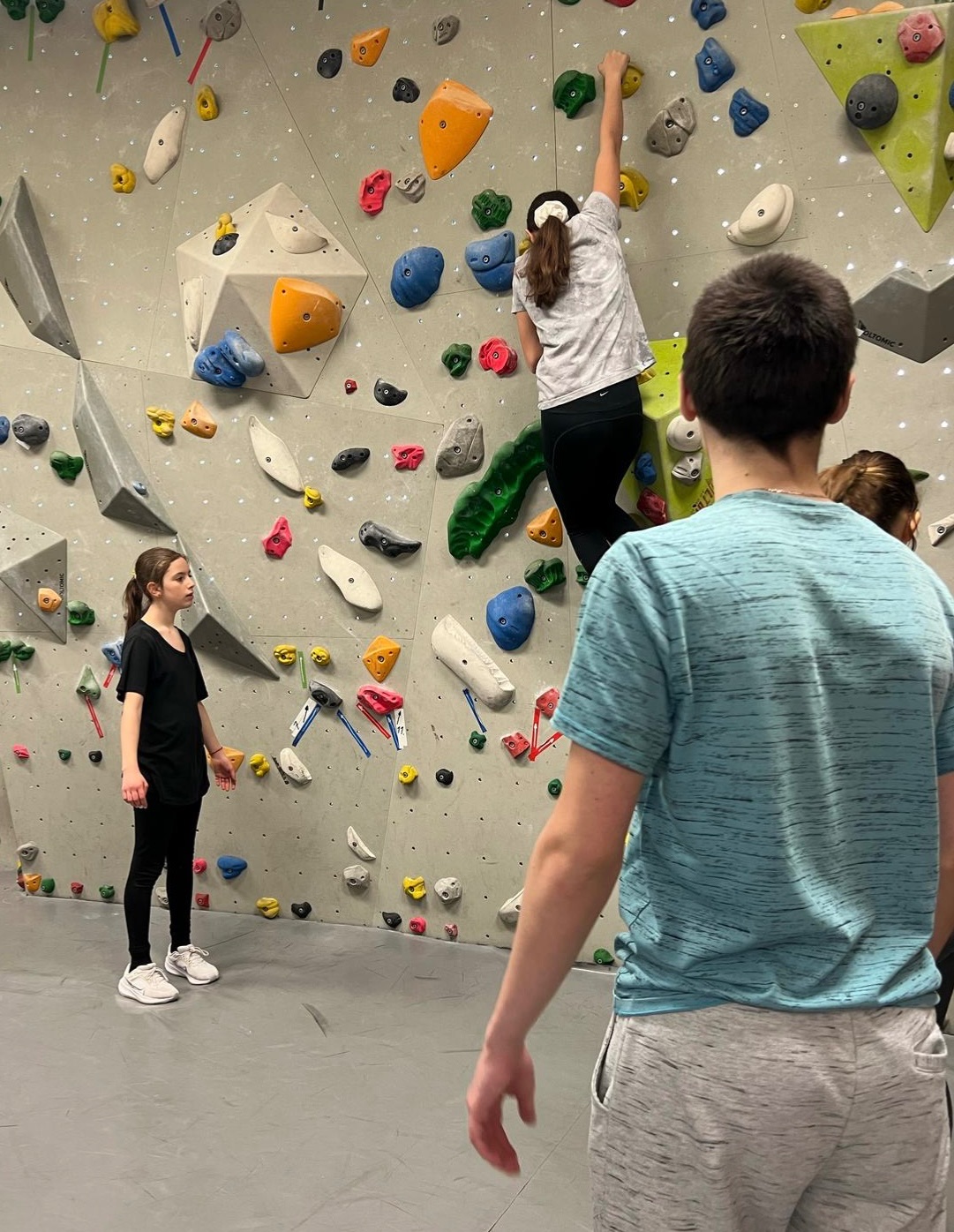 Erfolgreiche Teilnahme an der Dachauer Schul-Bouldermeisterschaft